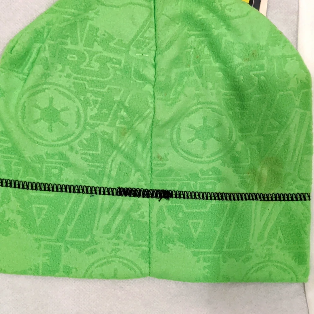 Star Wars Green Beanie - Picture 4 of 5